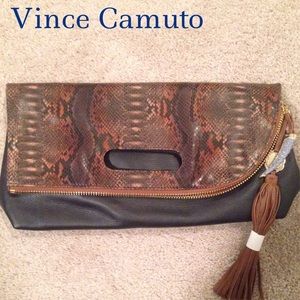 Gorgeous Vince Camuto Oversized Convert Clutch